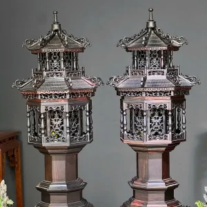 Alternative view of ĐÈN THỜ GIA TIÊN GỖ TRẮC ĐỎ ĐEN CAO 82CM
