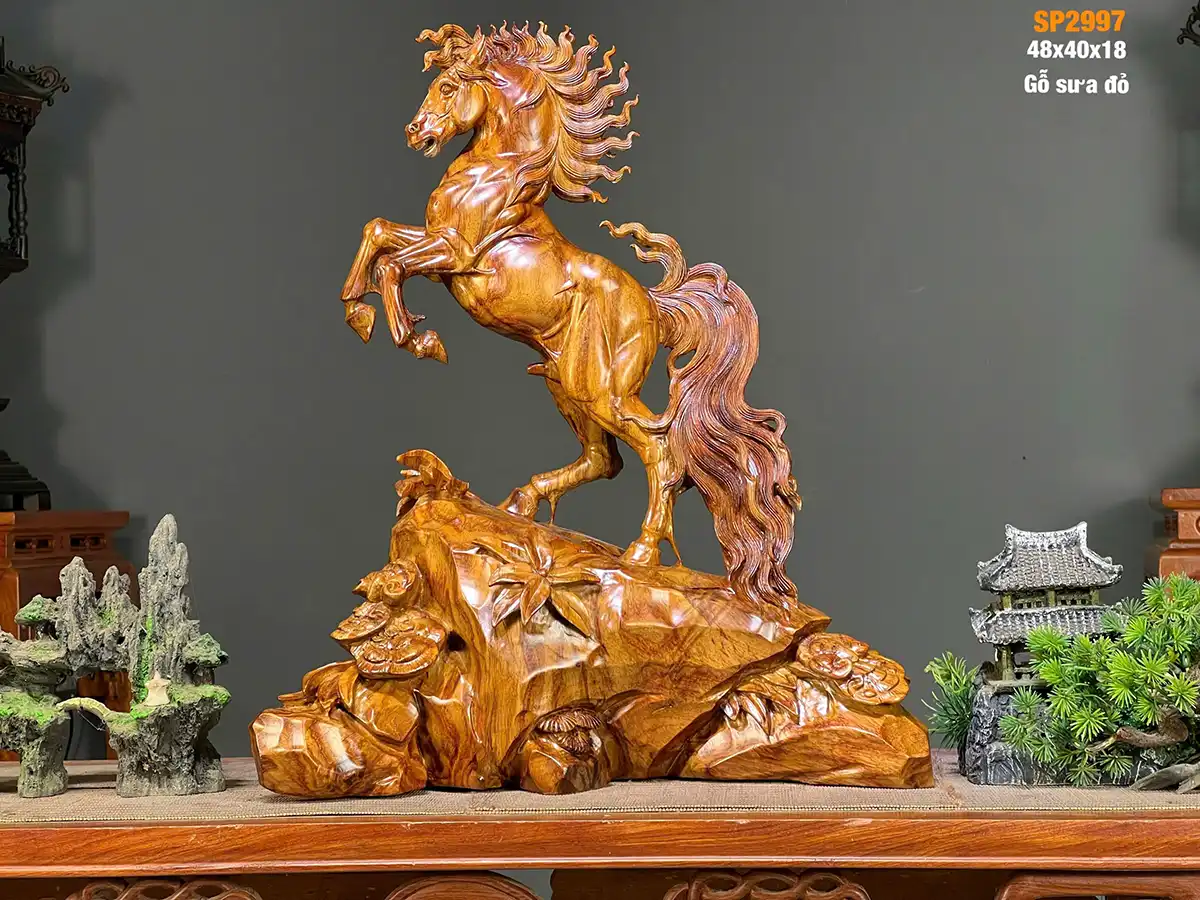 NHẤT MÃ PHI THIÊN GỖ SƯA ĐỎ 48X40X18